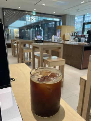 펠트 아이스아메리카노
