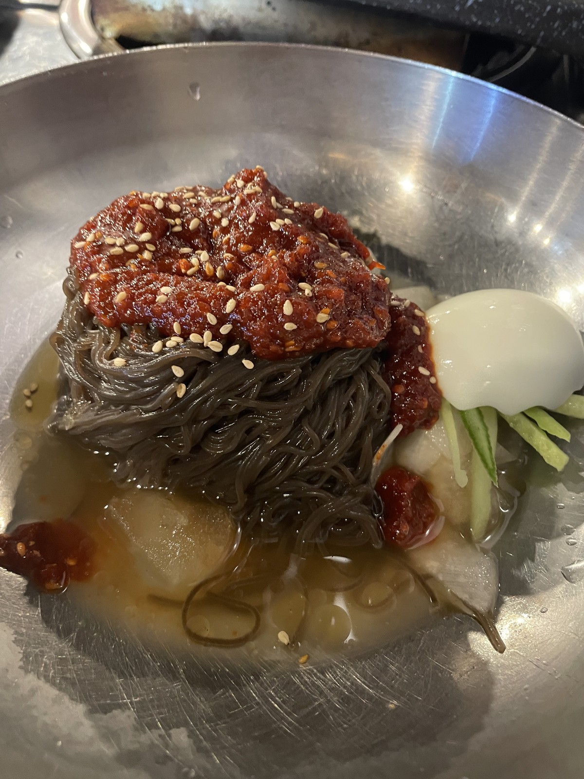 Mul-naengmyeon and Bibim-naengmyeon