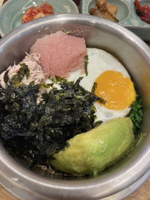 명란아보카도솥밥