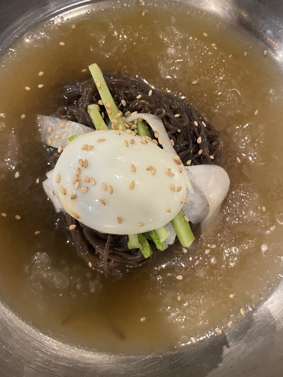 Mul-naengmyeon and Bibim-naengmyeon